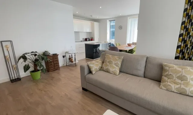 17 Hanover Court, 8 Hanover Quay, Dublin 2